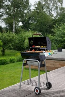Landmann Taurus 440 Charcoal Barbecue