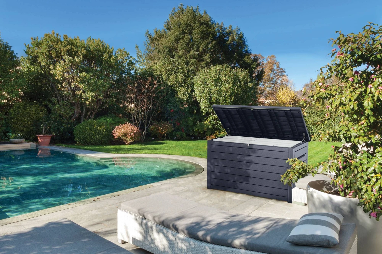 Norfolk Leisure XXL Deck Box 3 Norfolk Leisure XXL Deck Box